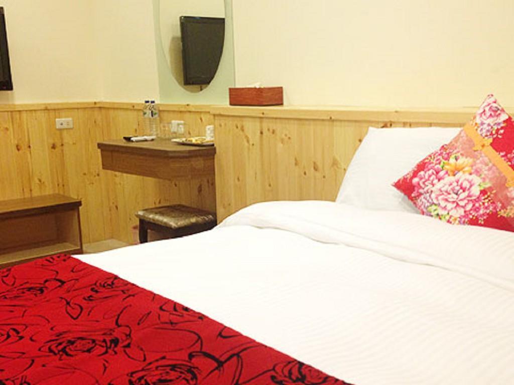 Sun Moon Lake Crystal B&B Nantou Exterior photo