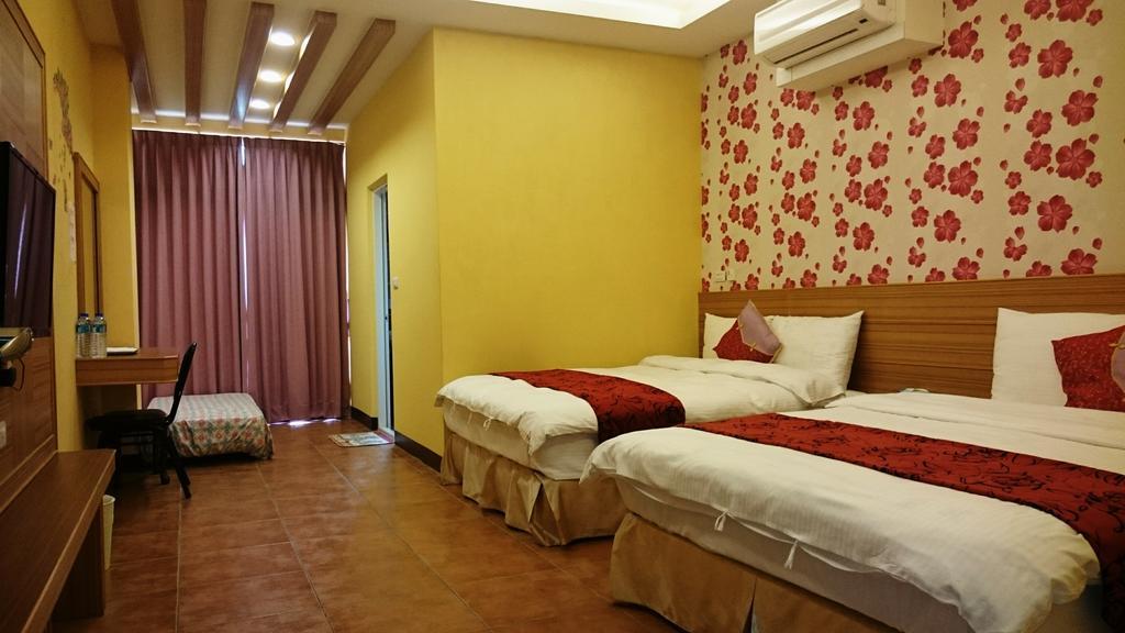 Sun Moon Lake Crystal B&B Nantou Exterior photo